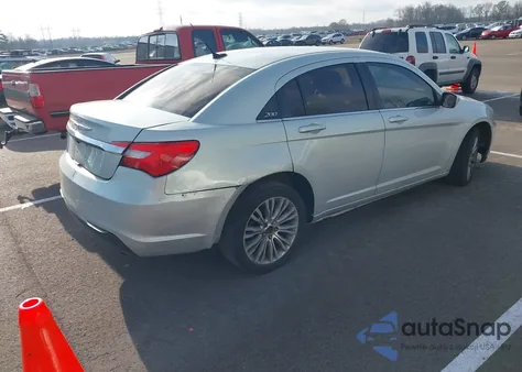 2011 Chrysler 200 Touring z USA, uszkodzony, nr VIN 1C3BC1FB3BN551046